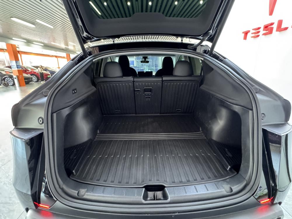 Tesla Model Y 2025 #18 Tesla Model Y 2025 car image #18