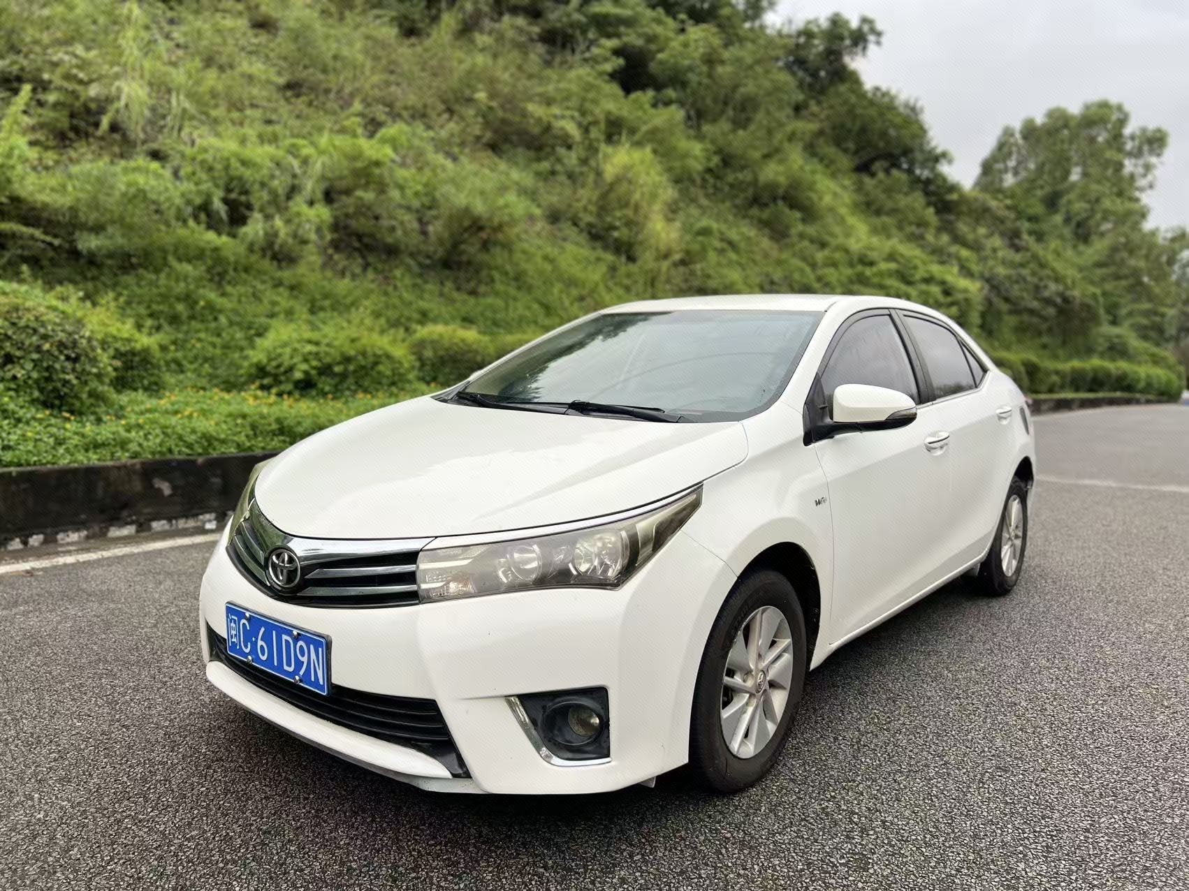 Toyota Corolla 2015 Toyota Corolla 2015 car image