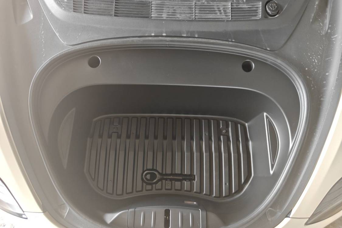 Tesla Model 3 2021 car image #10