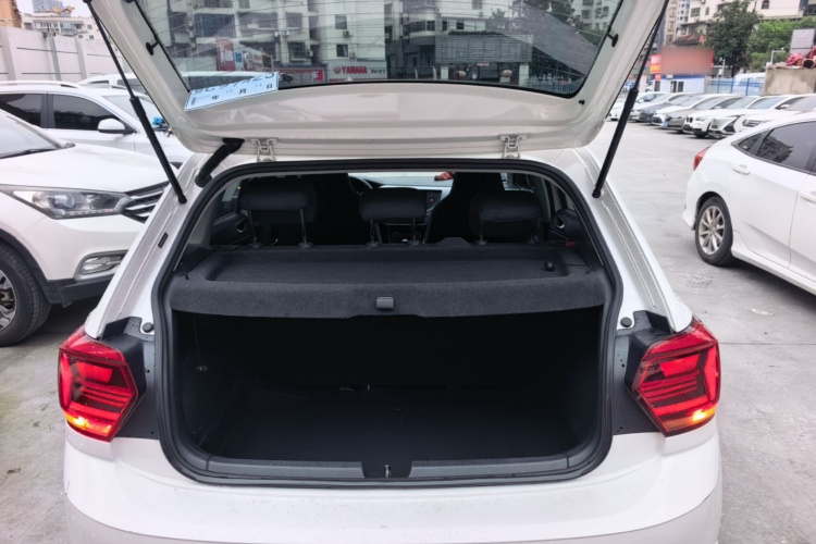 Volkswagen Polo 2021 car image #21