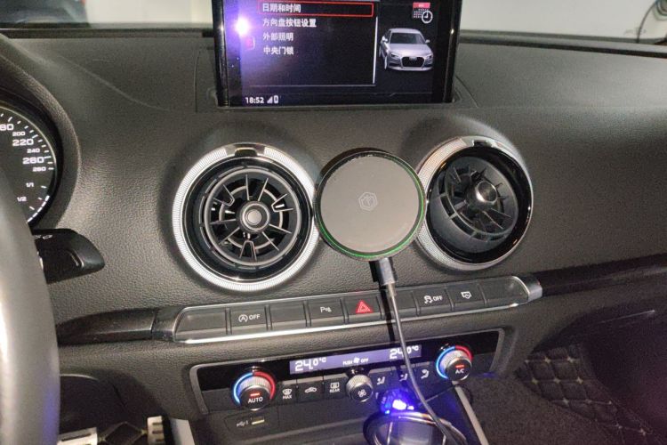 Audi A3 2018 immagine di auto #13