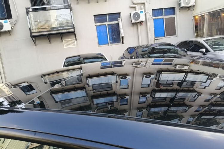 Tesla Model 3 2022 car image #30