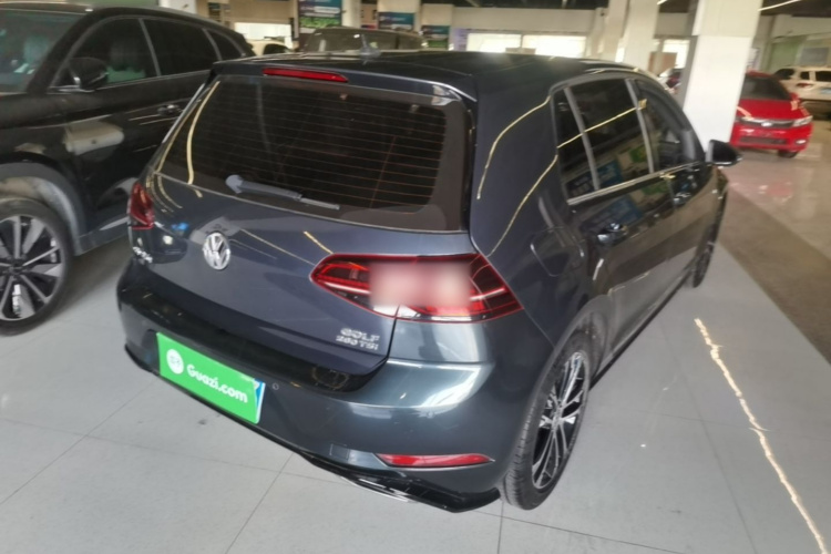 Volkswagen Golf 2019 car image #4