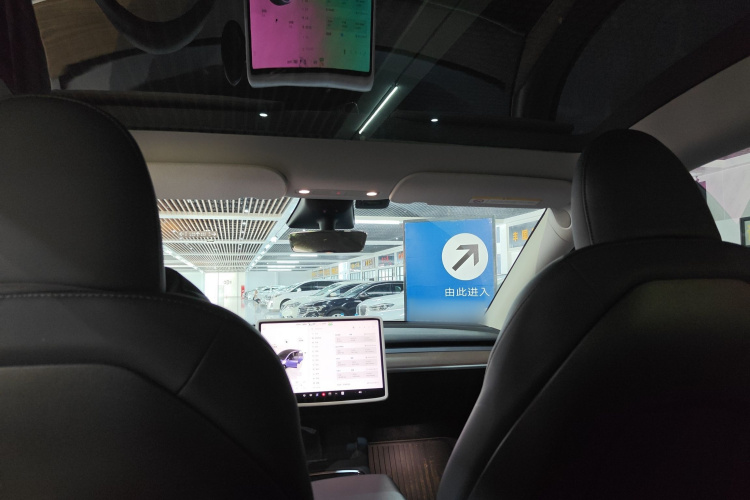 Tesla Model Y 2022 car image #20