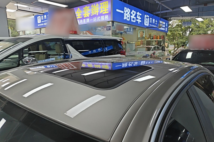 BMW 3 Series 2018 car image #25