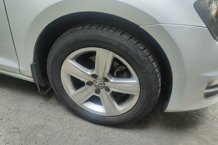 Volkswagen Golf 2015 car image #9