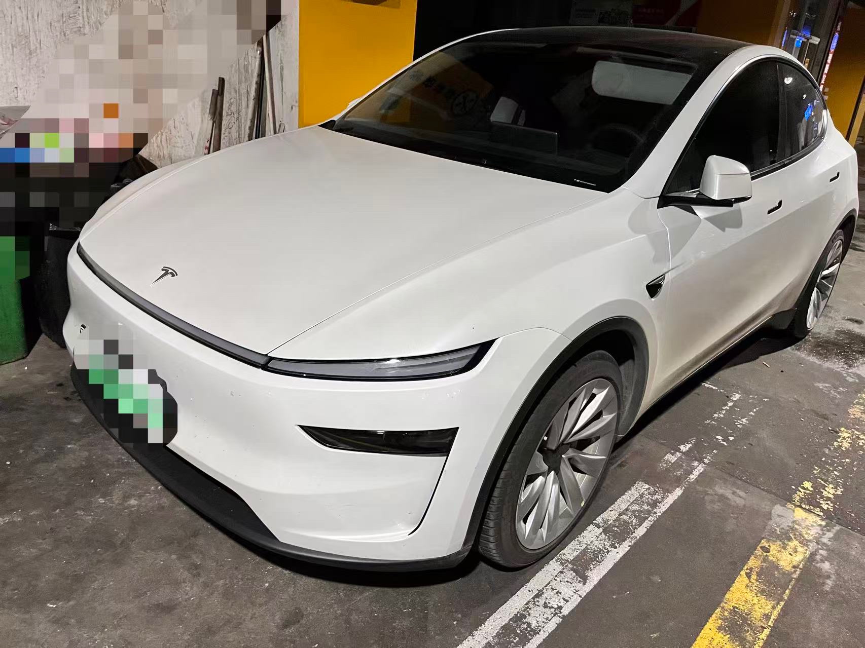 Tesla Model Y 2025 Tesla Model Y 2025 car image