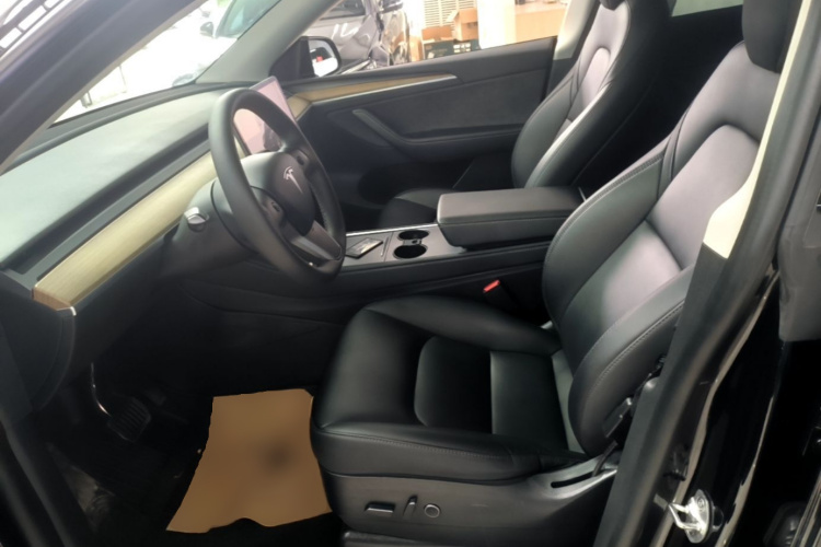 Tesla Model Y 2023 #15 Tesla Model Y 2023 immagine di auto #15