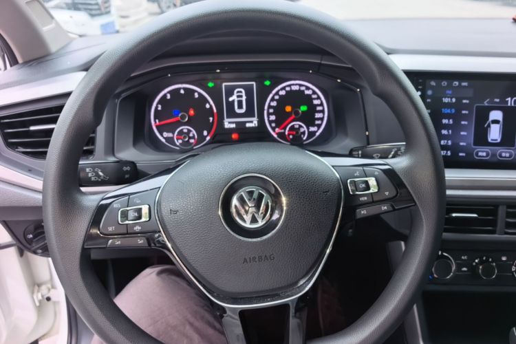 Volkswagen Polo 2021 car image #15