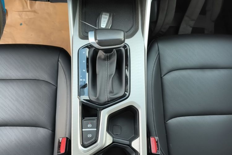 GEELY Emgrand 2024 #18 GEELY Emgrand 2024 car image #18