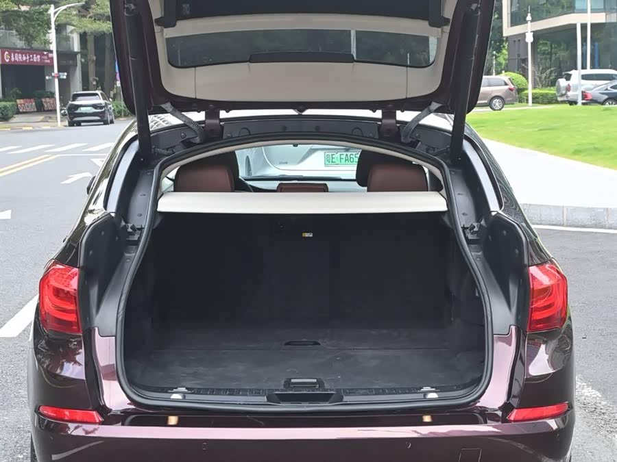 BMW 5 Series GT 2016 #55 BMW 5 Series GT 2016 صورة سيارة #55