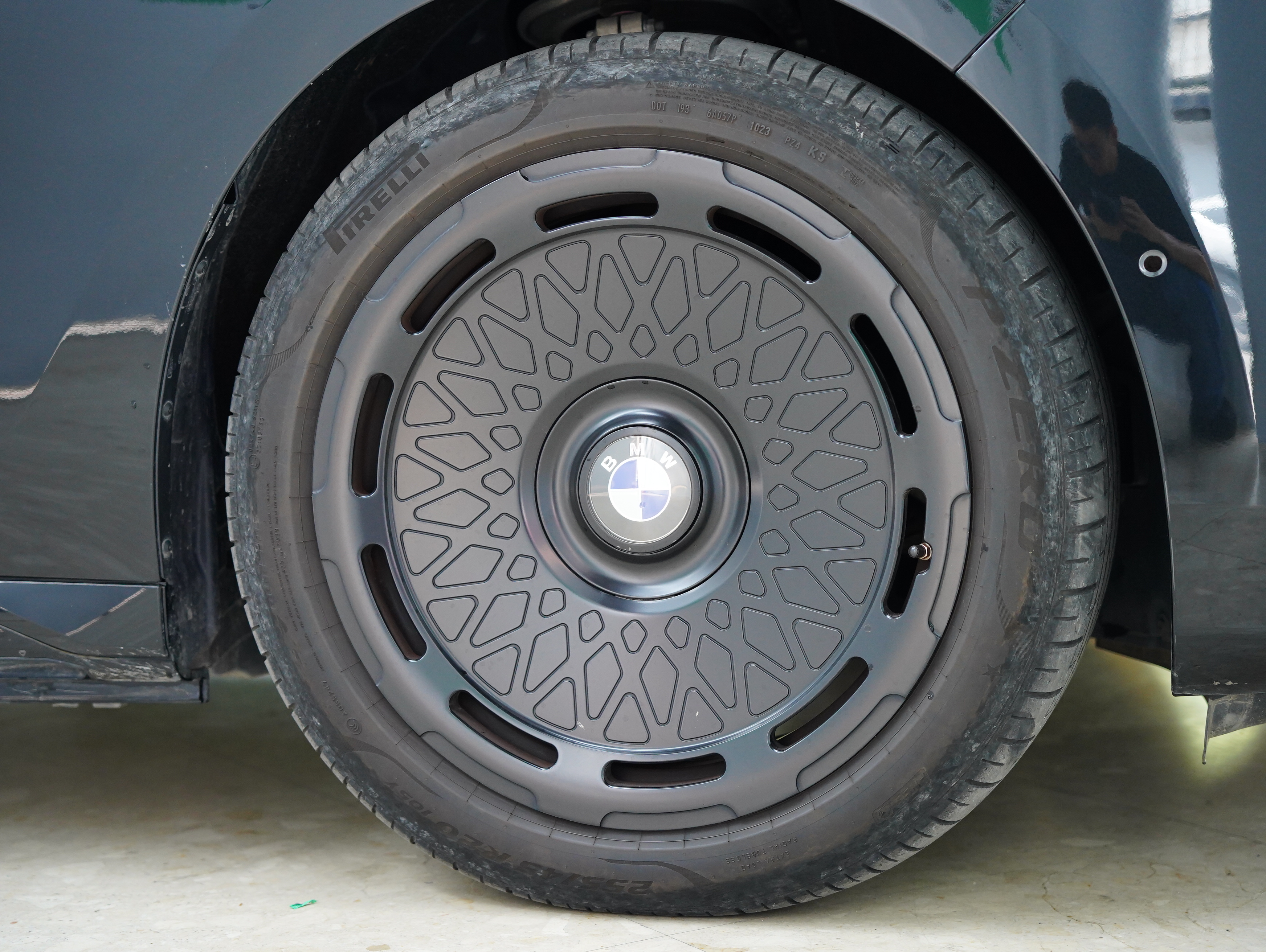 BMW i7 M70L 2023 #55 BMW i7 M70L 2023 car image #55