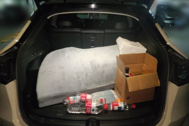 Tesla Model Y 2022 car image #17