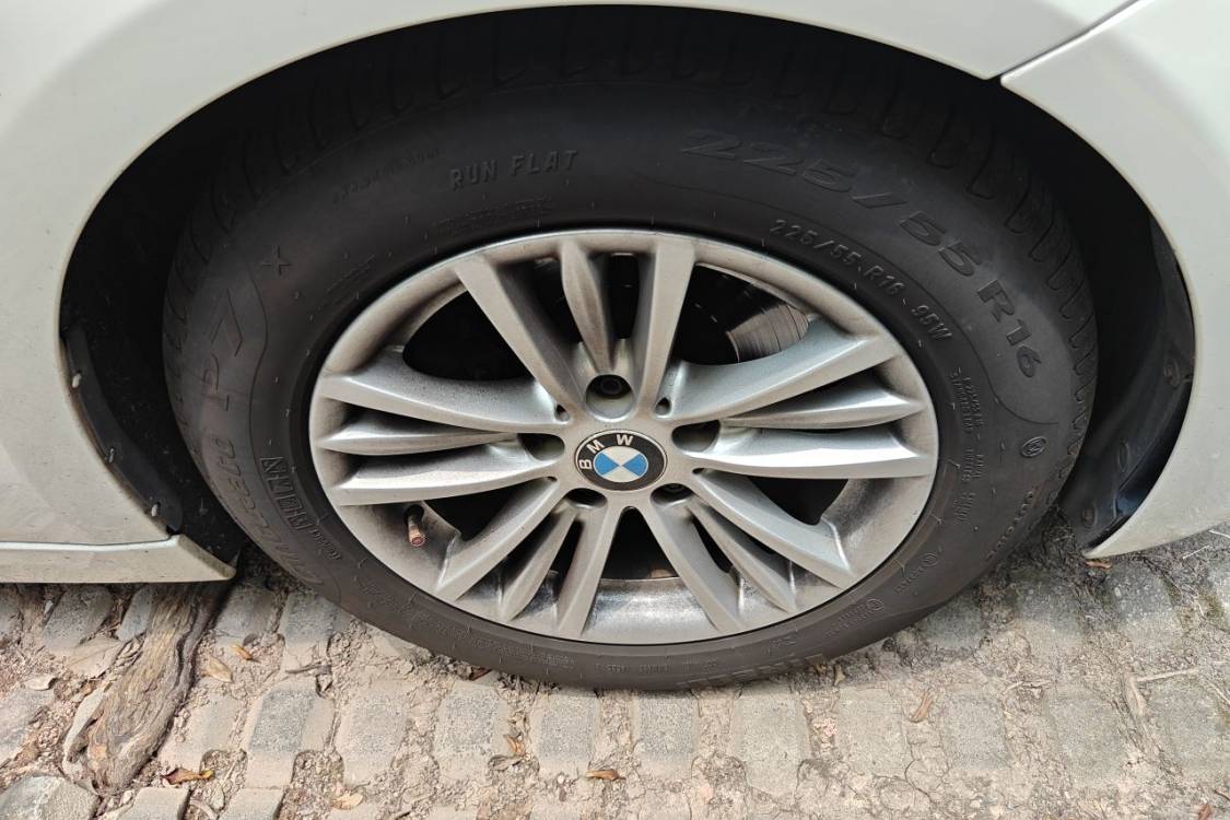 BMW 3 Series 2014 car image #9