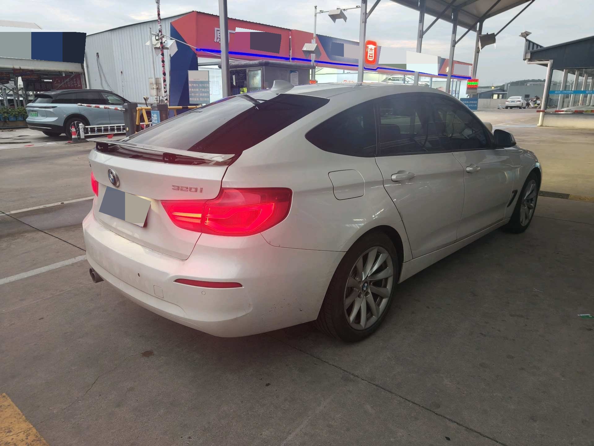 BMW 3 Series GT 2018 #4 BMW 3 Series GT 2018 car image #4