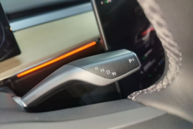 Tesla Model Y 2023 #14 Tesla Model Y 2023 immagine di auto #14
