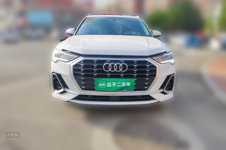 Audi Q3 2023 car image #3