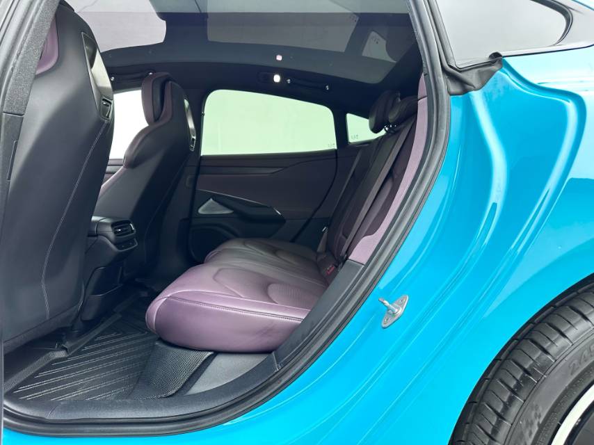 MI SU7 2024 car image #6