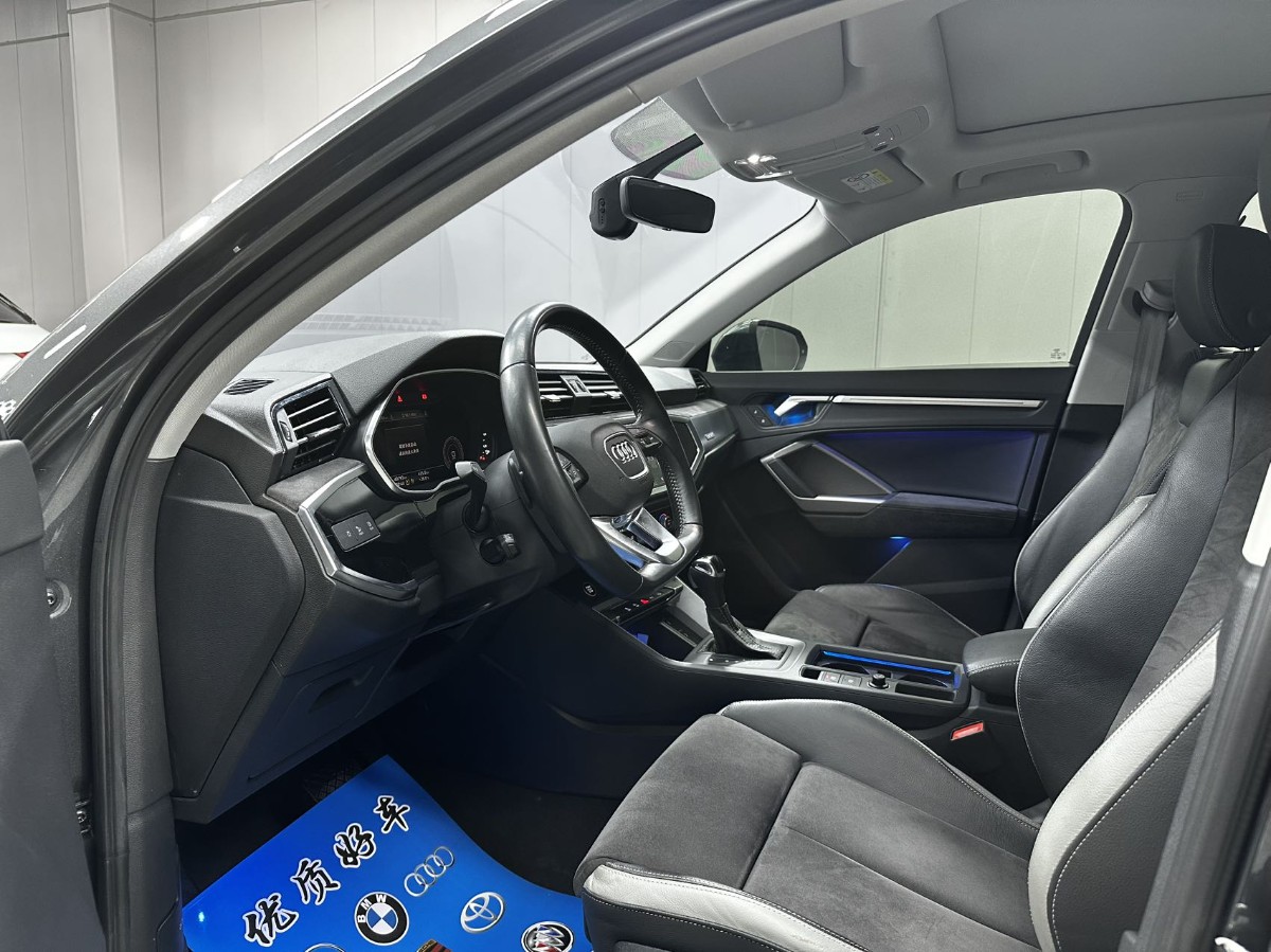 Audi Q3 2022 car image #4