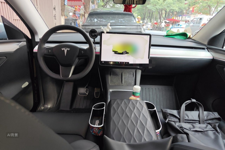 Tesla Model Y 2024 car image #11