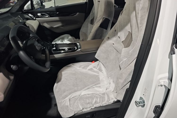 GEELY Boyue L 2026 car image #15