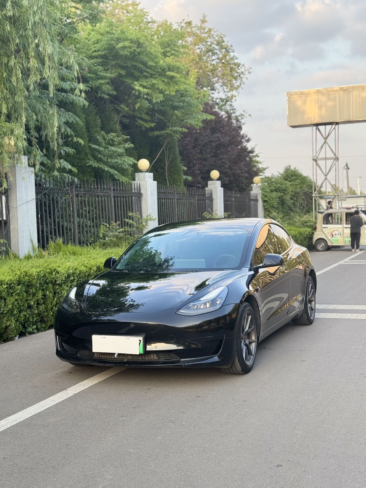 Tesla Model 3 2022 car image 