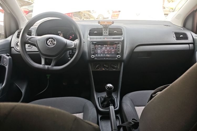 Volkswagen Polo 2015 #10 Volkswagen Polo 2015 car image #10