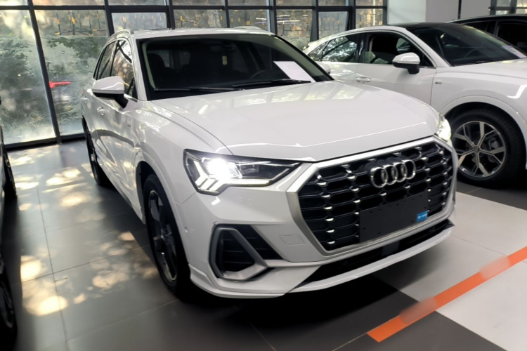 Audi Q3 2021 #4 Audi Q3 2021 car image #4