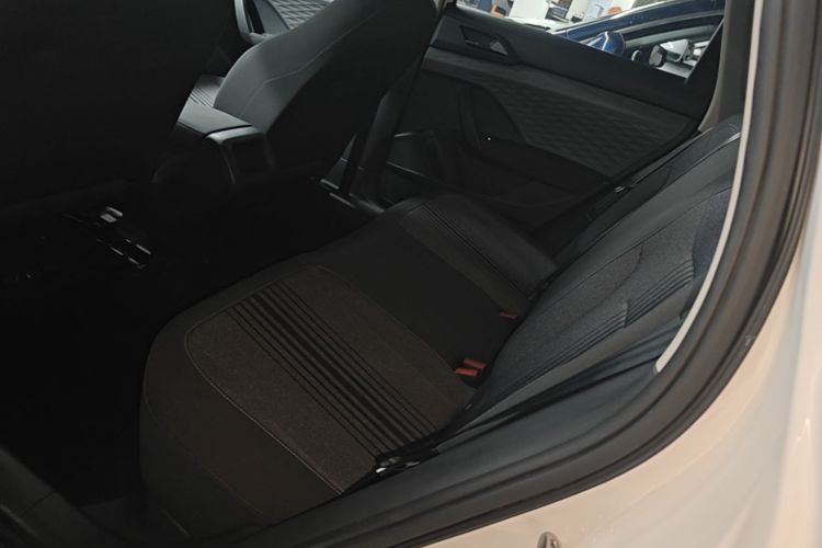 Volkswagen Tharu 2020 immagine di auto #17