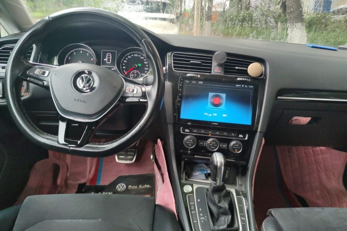Volkswagen Golf 2014 car image #23