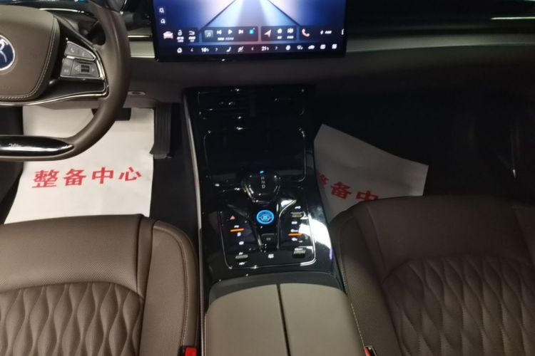 BYD Han 2024 car image #15