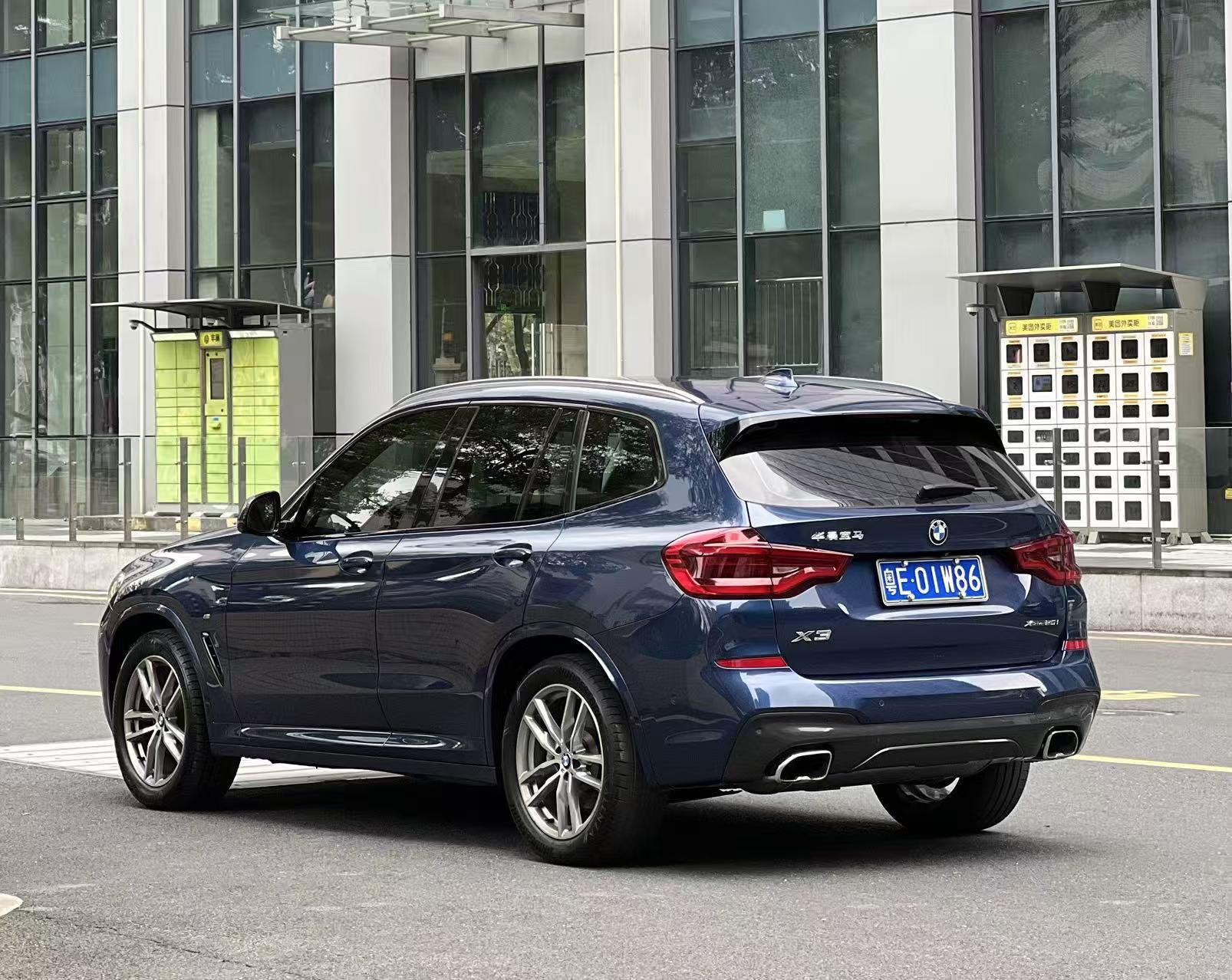 BMW X3 2018 car image #9