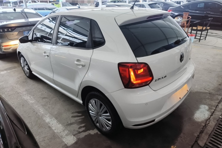 Volkswagen Polo 2018 car image #5