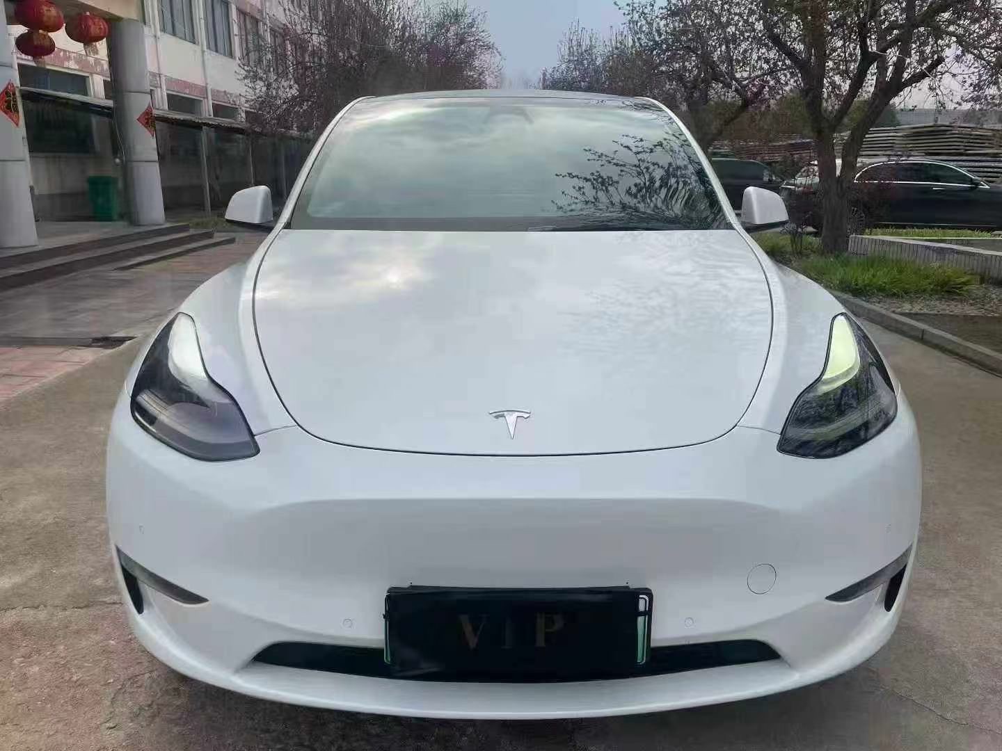 Tesla Model Y 2021 car image #2
