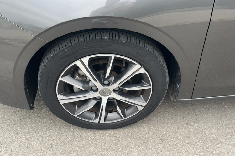 GEELY Emgrand 2021 car image #8