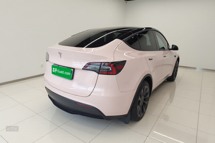 Tesla Model Y 2023 #7 Tesla Model Y 2023 car image #7