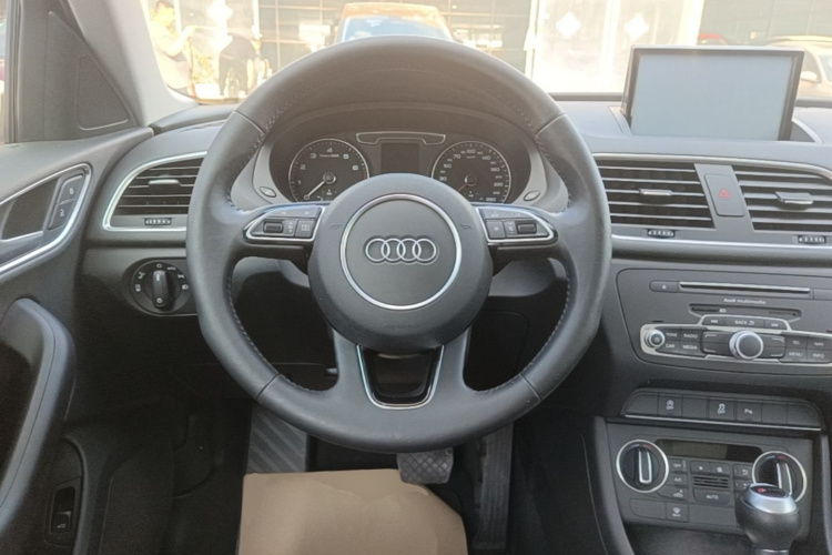 Audi Q3 2016 immagine di auto #15
