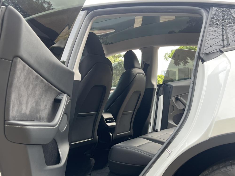 Tesla Model Y 2022 car image #22