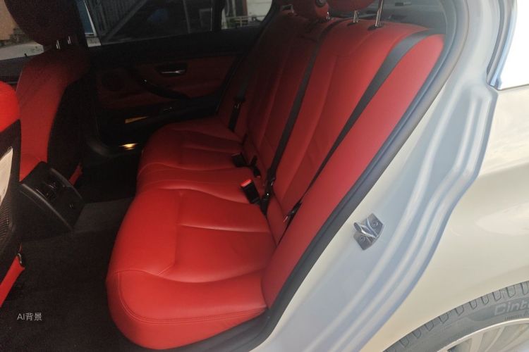 BMW 3 Series 2018 car image #19