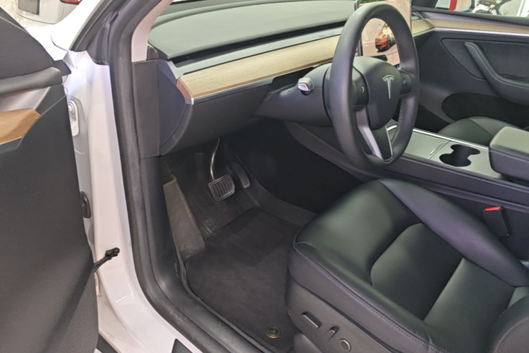 Tesla Model Y 2022 #16 Tesla Model Y 2022 صورة سيارة #16