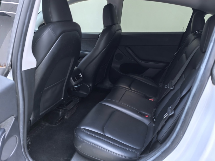 Tesla Model Y 2023 #6 Tesla Model Y 2023 car image #6