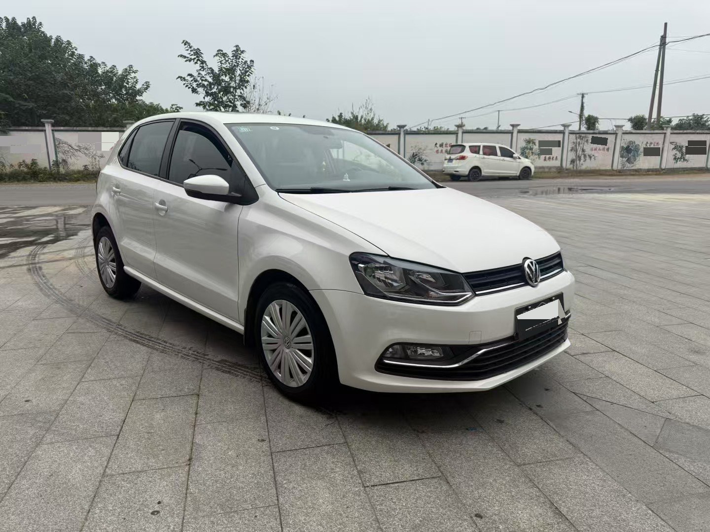 Volkswagen Polo 2019 car image #2