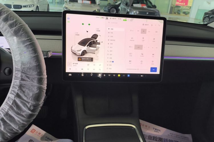 Tesla Model Y 2024 #13 Tesla Model Y 2024 car image #13