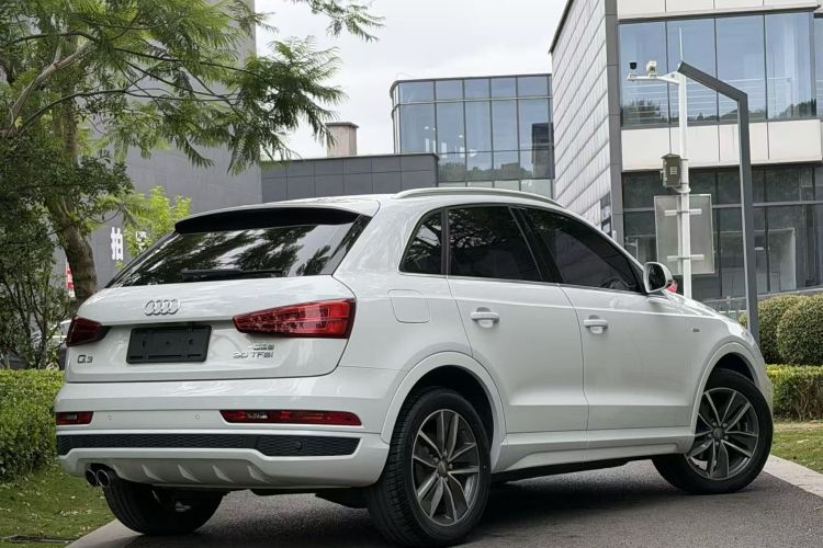 Audi Q3 2019 car image #4