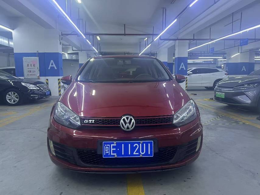 Volkswagen Golf 2012 car image #4