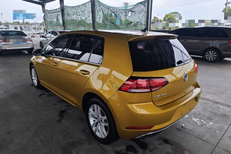 Volkswagen Golf 2019 car image #5