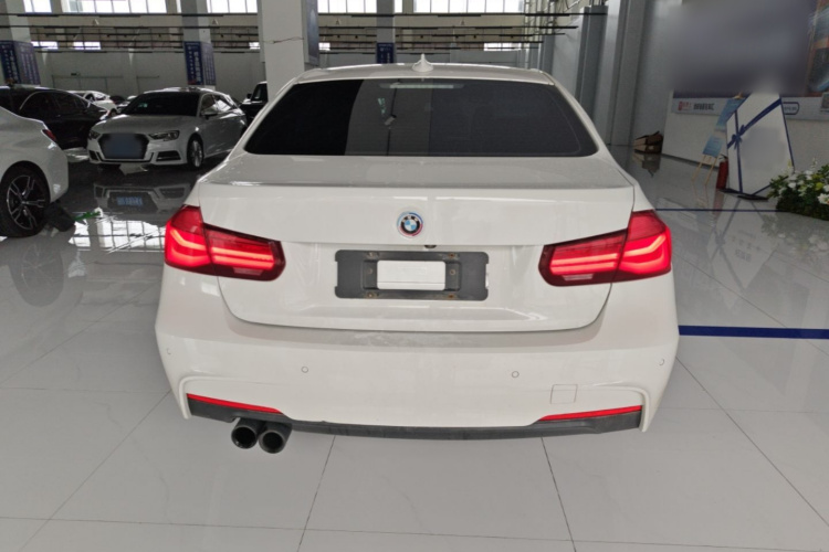BMW 3 Series 2018 #4 BMW 3 Series 2018 car image #4