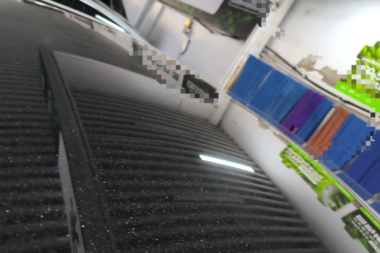 Tesla Model Y 2023 car image #25