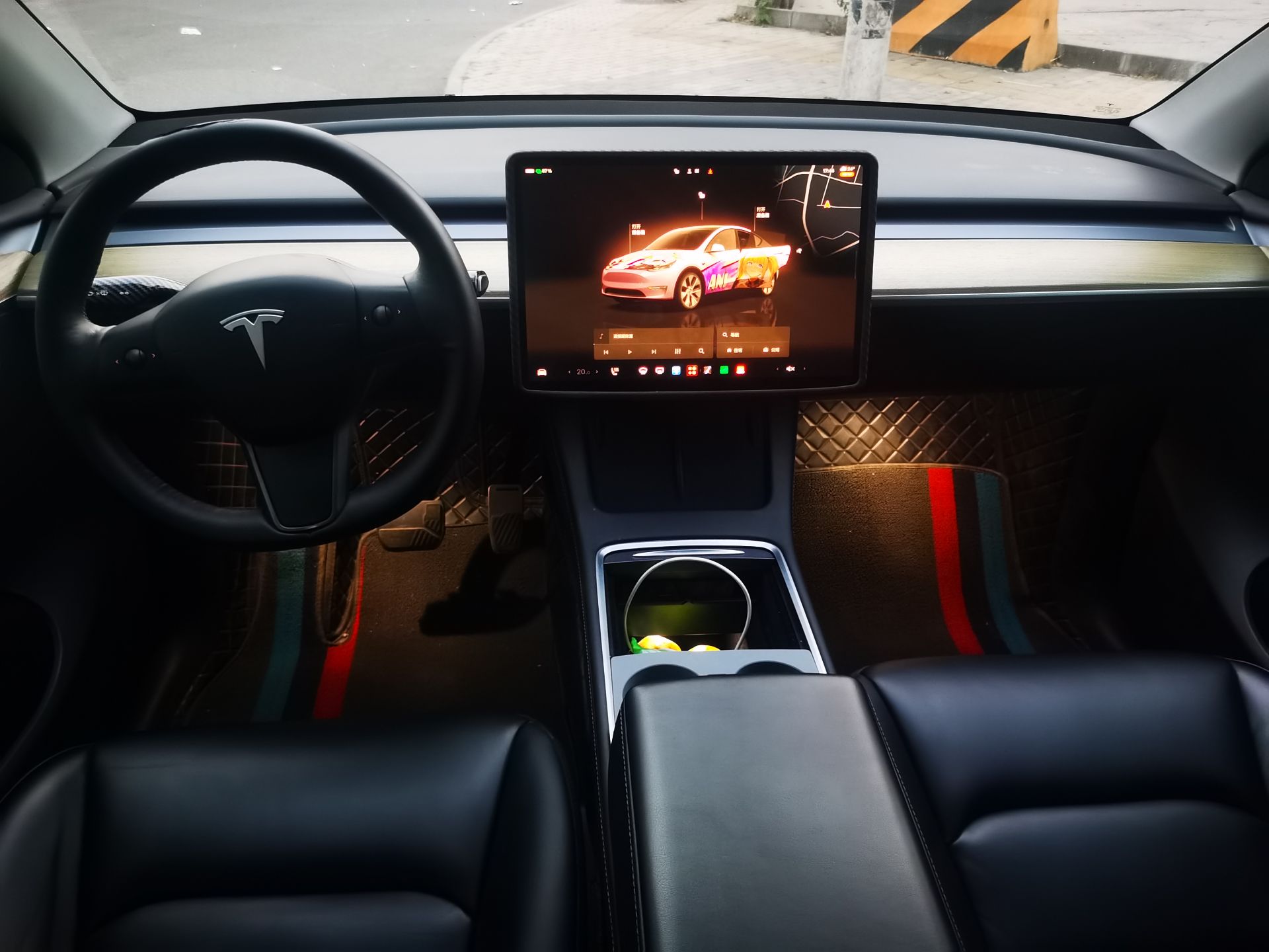 Tesla Model Y 2023 immagine di auto #6
