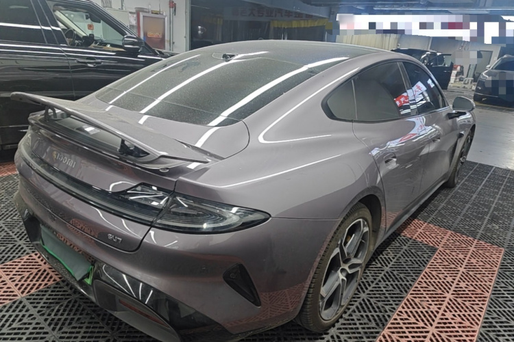 MI SU7 2025 immagine di auto #5